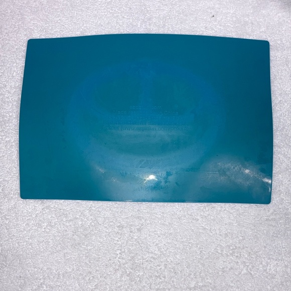 ezpz Happy Mat - 24 Months+ (Blue) - 100% Silicone Suction divided Plate… - Picture 5 of 6